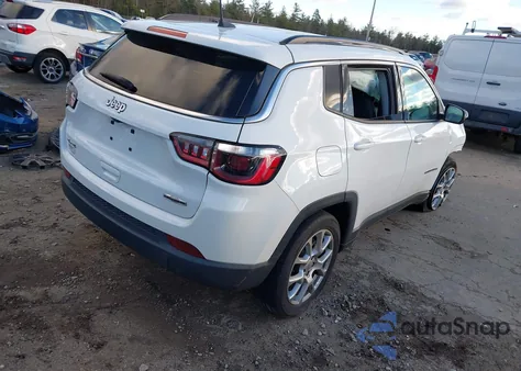 2022 Jeep Compass Latitude Lux 4X4 from USA, damaged, VIN 3C4NJDFB9NT175702